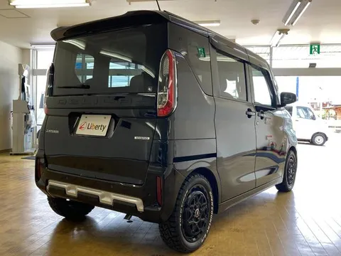 Mitsubishi Delica Mini