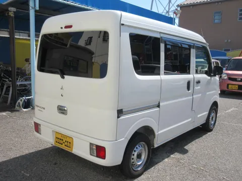 Mitsubishi Minicab Van
