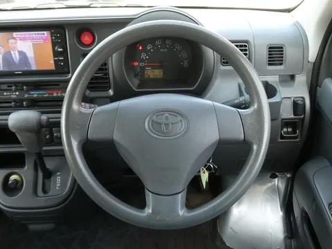 Toyota Pixis Van