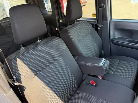 Toyota Pixis Mega