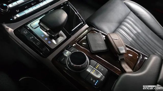 Genesis G90 (EQ900)