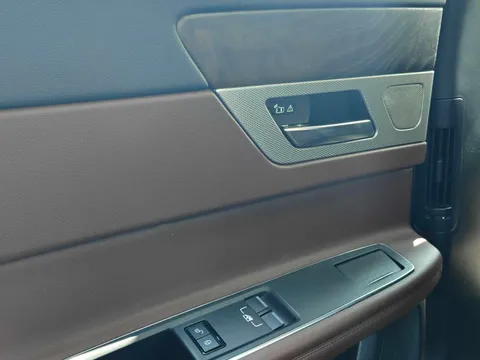 Jaguar XFL