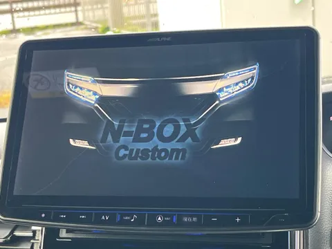 Honda N-BOX Custom