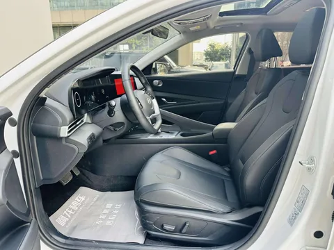 Hyundai Elantra (Avante)