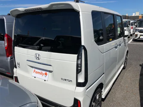 Honda N-BOX Custom