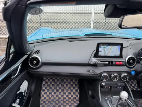 Mazda MX-5 (Roadster)