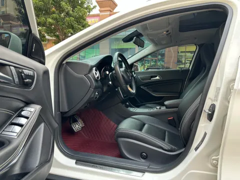 Mercedes-Benz Mercedes-Benz GLA
