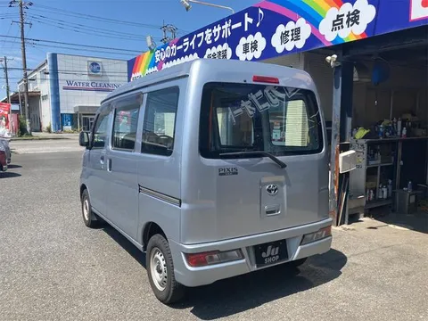 Toyota Pixis Van