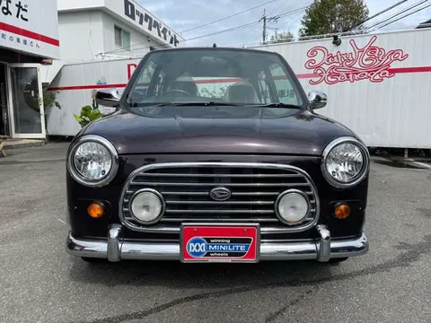 Daihatsu Mira Gino