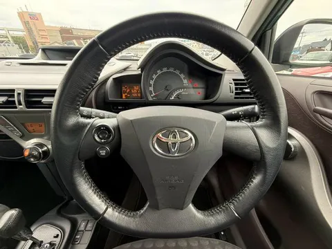 Toyota iQ
