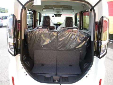 Suzuki Spacia Custom