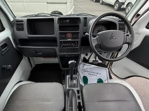 Mitsubishi Minicab Truck