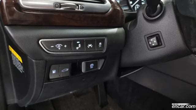 Genesis G90 (EQ900)