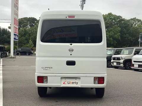 Nissan Clipper Van