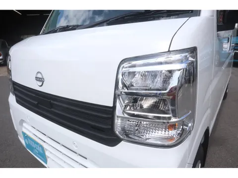 Nissan Clipper Van