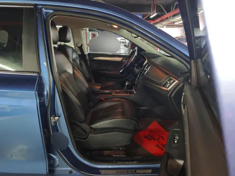 Roewe RX5