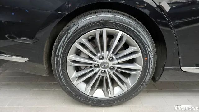 Genesis G90 (EQ900)