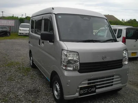Nissan Clipper Van