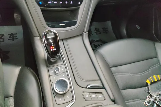 Cadillac XT6