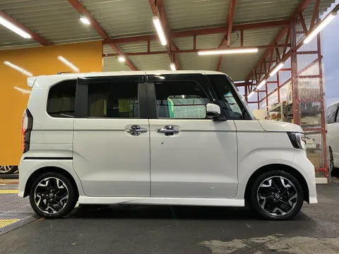 Honda N-BOX Custom