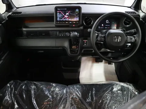 Honda N-BOX Custom
