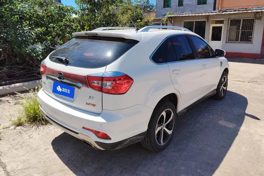 BYD S7