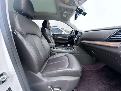 Roewe RX8