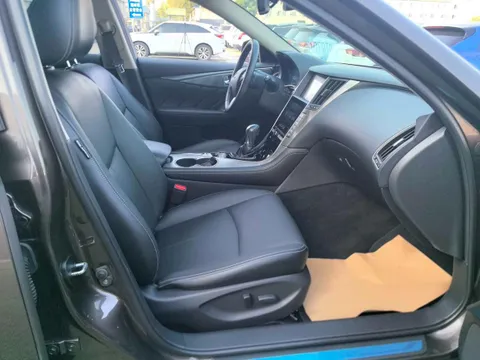 Infiniti Q50L