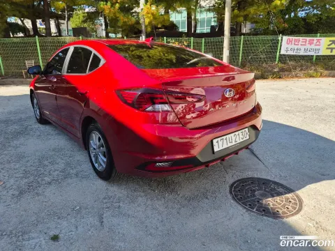 Hyundai Elantra (Avante)