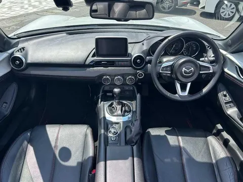Mazda MX-5 (Roadster)