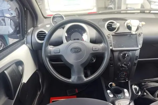 BYD F0