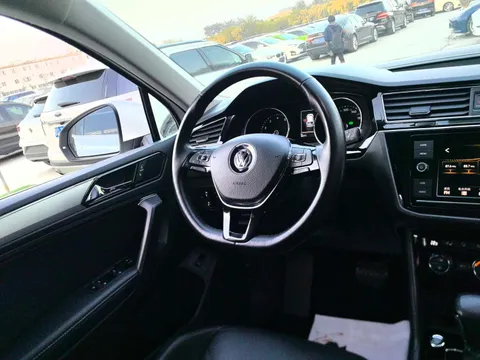 Volkswagen Tiguan L