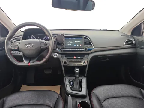 Hyundai Elantra (Avante)
