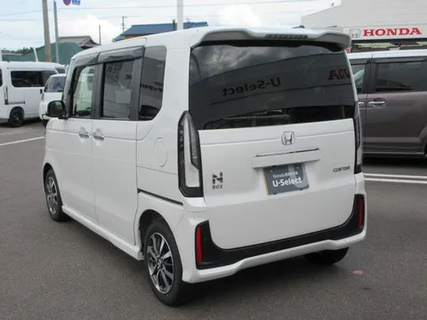 Honda N-BOX Custom