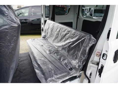 Nissan Clipper Van