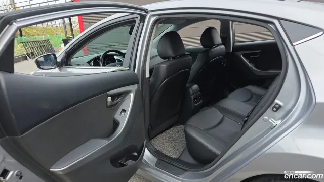 Hyundai Elantra (Avante)