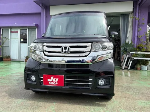 Honda N-BOX Custom