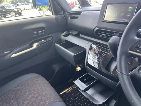 Mitsubishi eK X Space