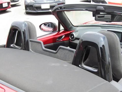 Mazda MX-5 (Roadster)