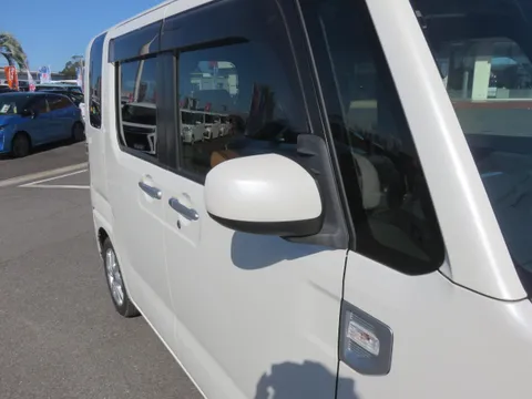Toyota Pixis Mega