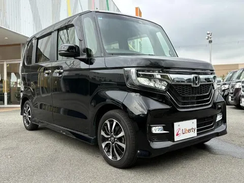 Honda N-BOX Custom