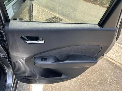 Nissan Note Aura