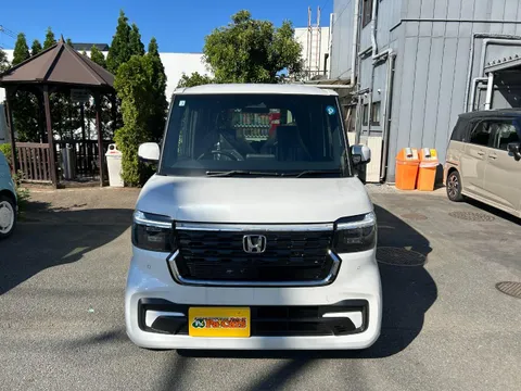 Honda N-BOX Custom