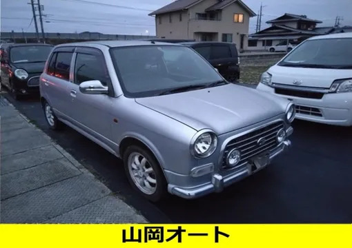 Daihatsu Mira Gino
