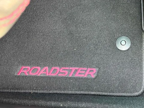 Mazda MX-5 (Roadster)