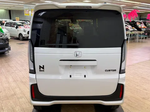 Honda N-BOX Custom