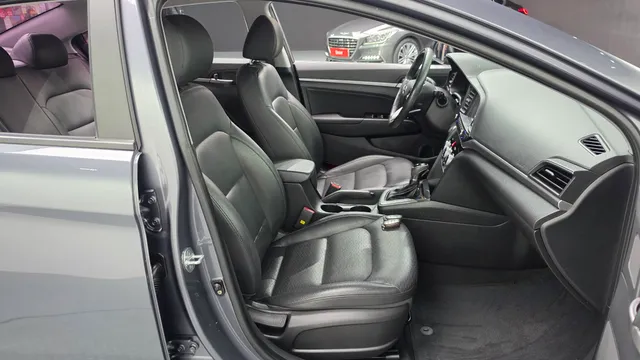 Hyundai Elantra (Avante)