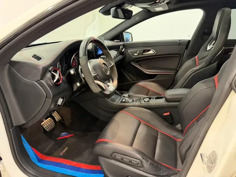 Mercedes-Benz Mercedes-Benz CLA