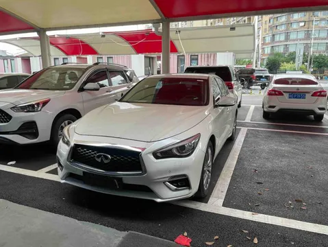 Infiniti Q50L