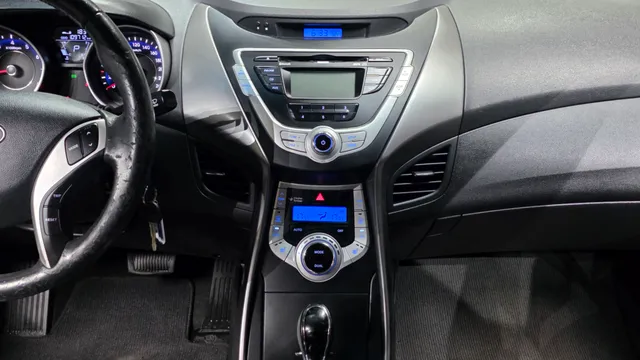 Hyundai Elantra (Avante)